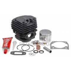 Поршневая бензопилы GoodLuck 5200 d45mm черная в комплекте 2